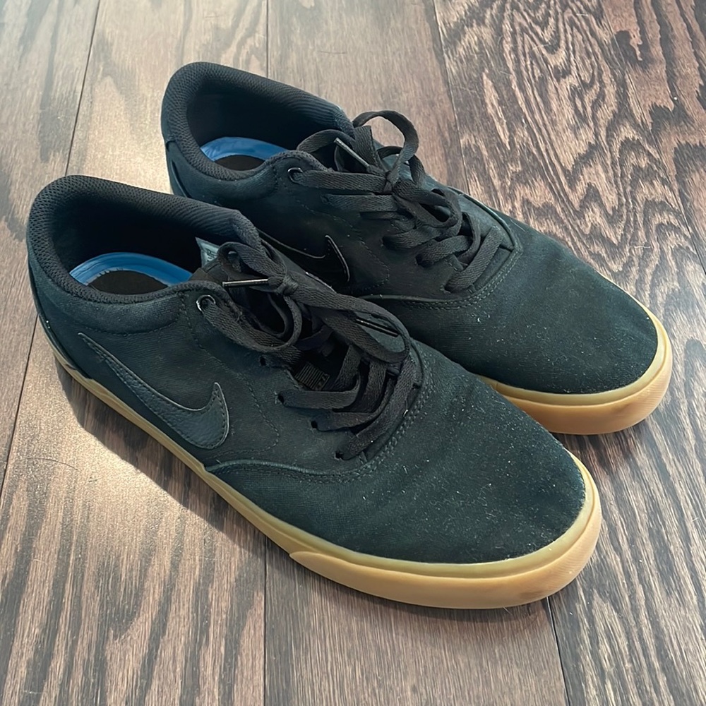 Men's Nike sneakers